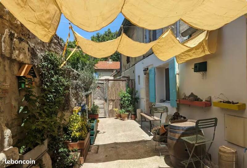 Arles (13104)