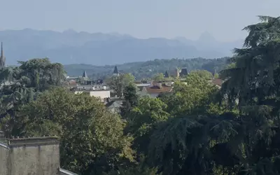 Pau (64000)