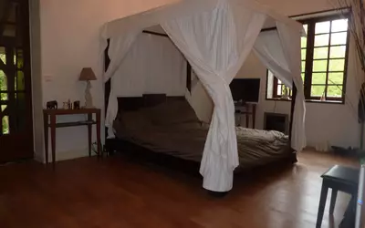 Immeuble 560 m² · à Osny · 560 m² · 1 180 000 €
