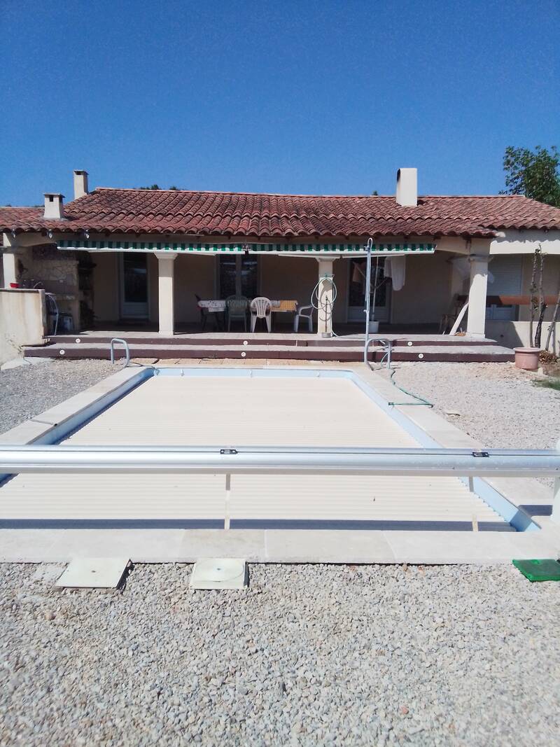 Tavernes (83670)