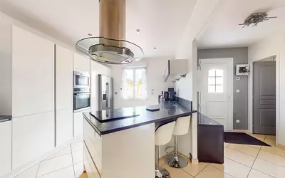Sens (89100)