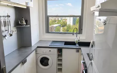Paris 18E (75018) Dernier Étage – Vue Sacré-Cœur – 2 Balcons