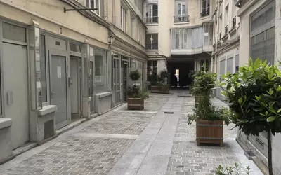 Paris 9E