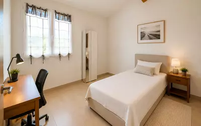 Uzès (30700)