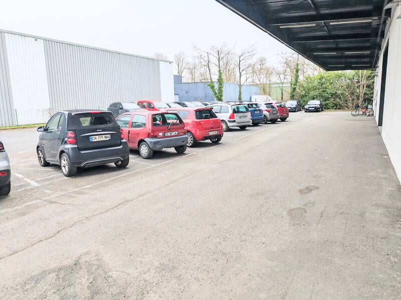 D'activité De 2600M² Vendu Loué