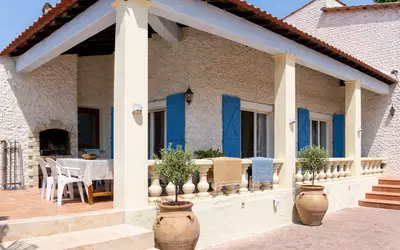 Laroque (34190)