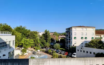 Oullins (69600)