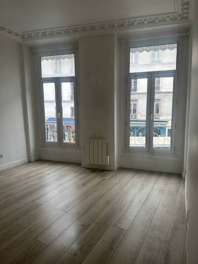 Location appartement 2 pièces Paris 10e