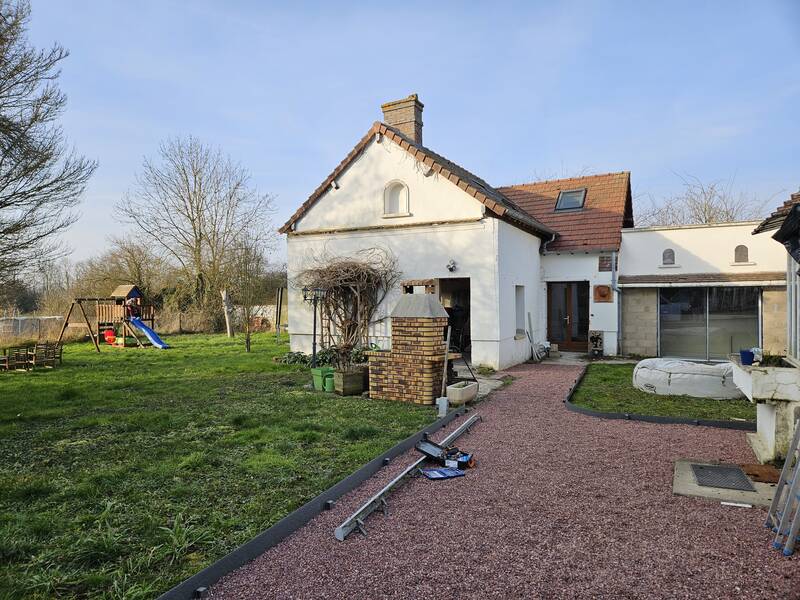 Cherisy (28500)