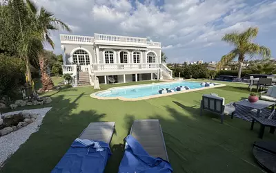 Maison 6 pièces 183 m² · à Antibes · 183 m² · 1 995 000 €