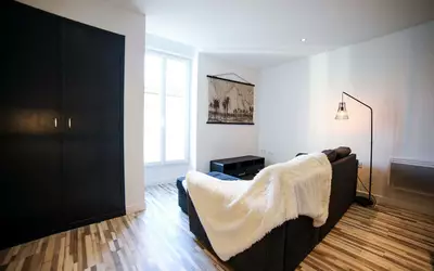 Nîmes (30900)