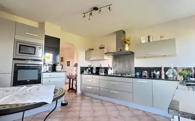 Larra (31330)