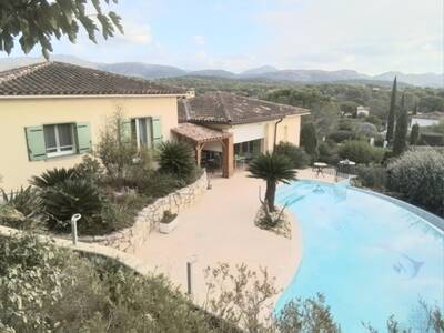 Vente maison 5 pièces Saint-Raphaël (83)