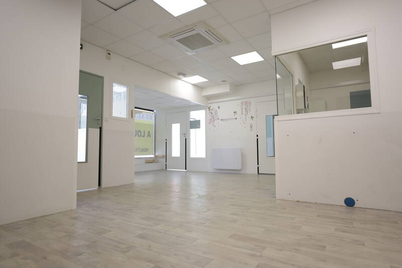 Local commercial Paris 15E (75015) - 100&nbsp;m² - 1.050.000&nbsp;&euro;
