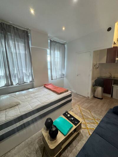Location appartement studio Paris 18e