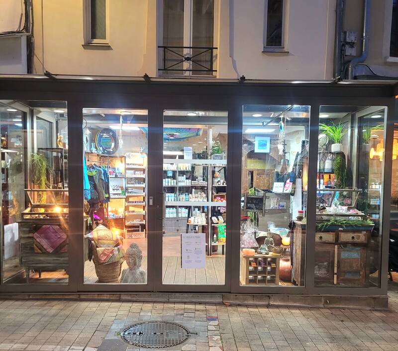 Fonds de commerce Mode, Accessoires, Beauté   Pontoise (95000) - 22&nbsp;m² - 50.000&nbsp;&euro;