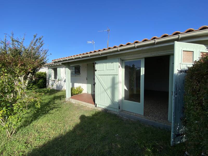Arès (33740)
