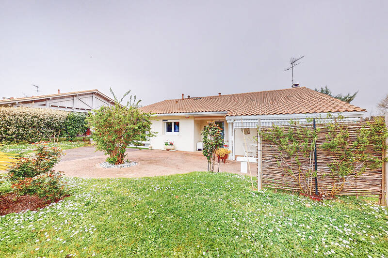 Maison Chaleureuse Et Lumineuse Au Haillan