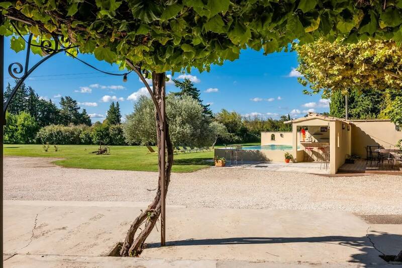 Althen-Des-Paluds - 1 Maison Et 3 Appartements-