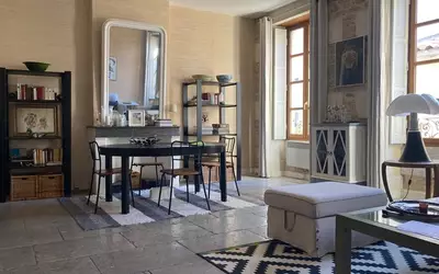 Nîmes (30000)