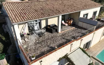 Fayence -Piscine-Vue Mer