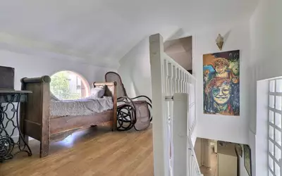 Rare À Montreuil Grande Maison Sur Jardin Arboré