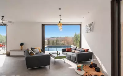 Rognes - Villa D’architecte Avec Vue Panoramique Et Piscine Suspendue