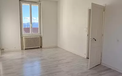 Aubenas (07200)