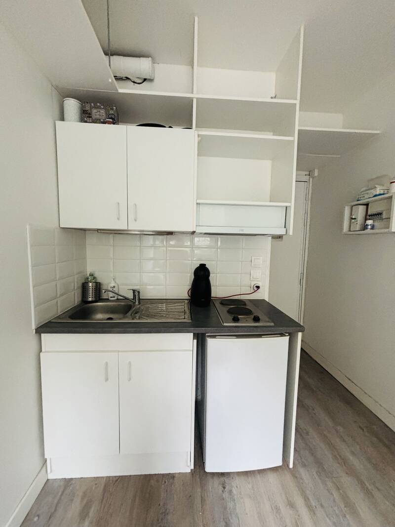 Chambre De Bonne, Paris 15E (75015)