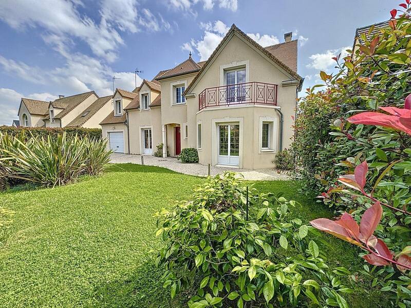 Jolie Demeure Familliale Avec Jardin