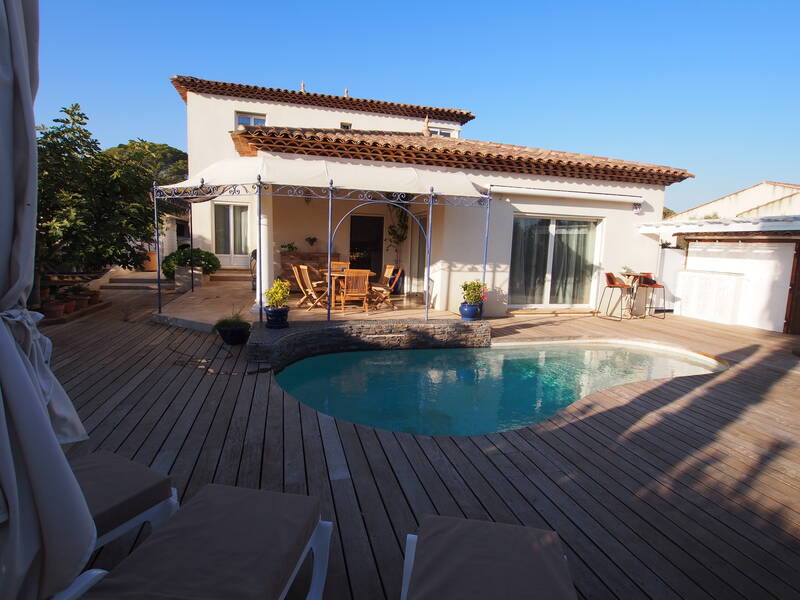 Fréjus (83600)