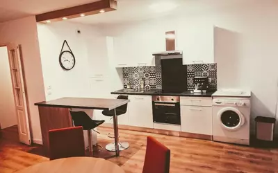 Fréjus (83600)