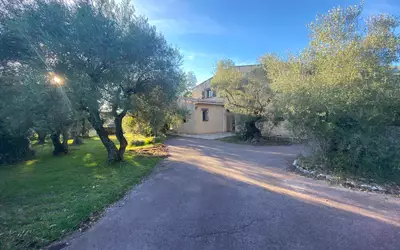 Tourrettes-Sur-Loup (06140)