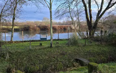 Saint-Médard-De-Guizières (33230)Propriété De Charme Au Bord De L'eau  À 5Mn De 