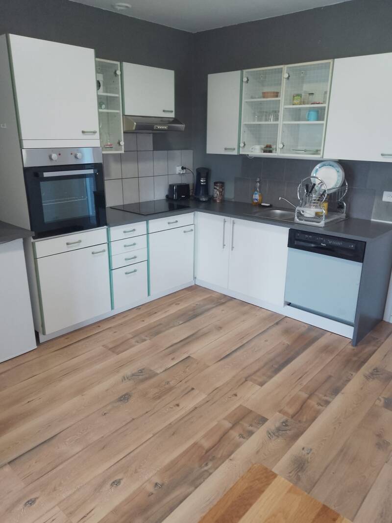 Comprenant 3 Appartements Loués Sainte-Anastasie-Sur-Issole (83136)