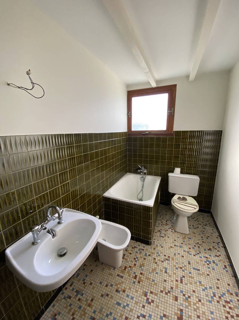 Arès (33740)