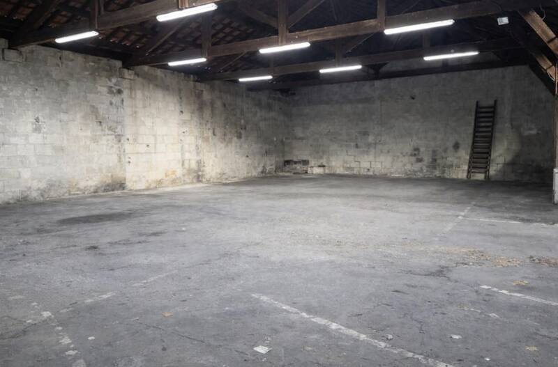 Local d'activité Bordeaux - 555&nbsp;m² - 5.020&nbsp;&euro;