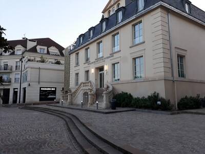 Location appartement studio Châtenay-Malabry (92290)
