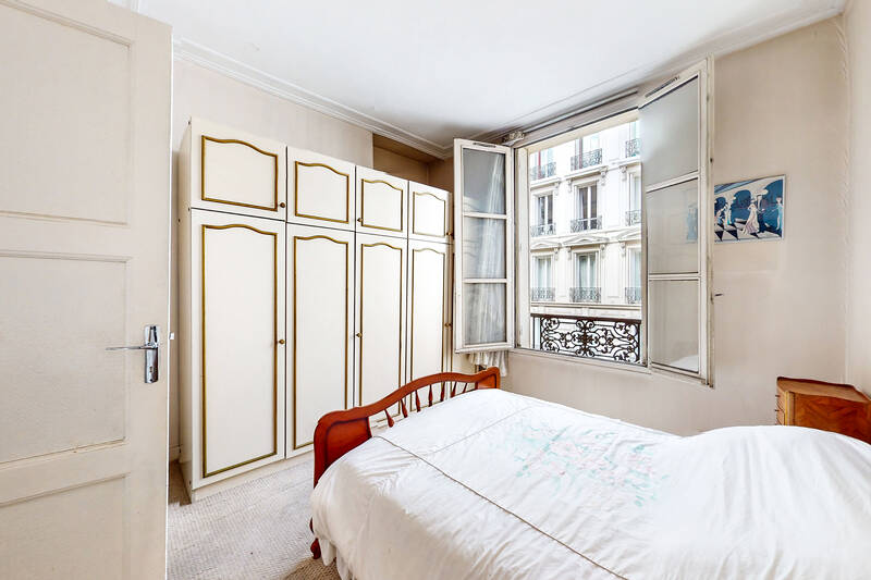 Paris 9E