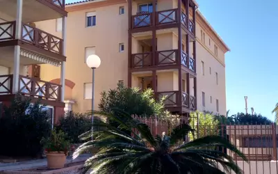Fréjus (83600)