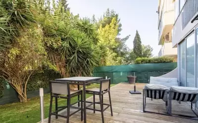Fréjus (83600)