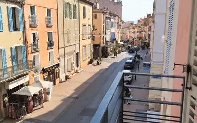 Fréjus (83600)