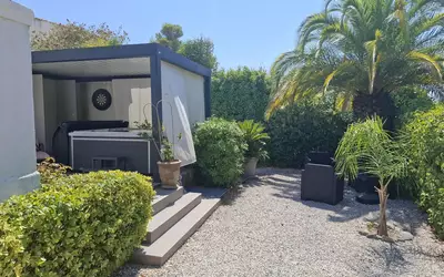 Fréjus (83600)