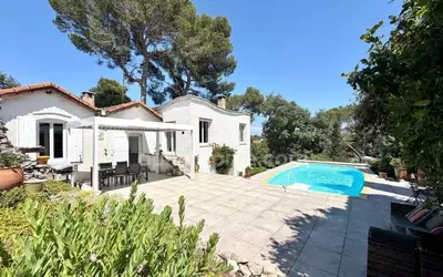 Nîmes (30000)