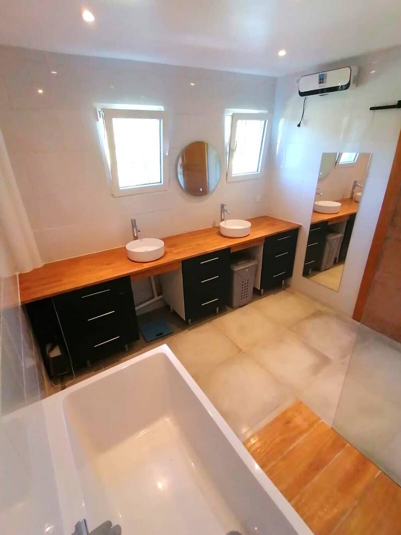 Laroque (34190)