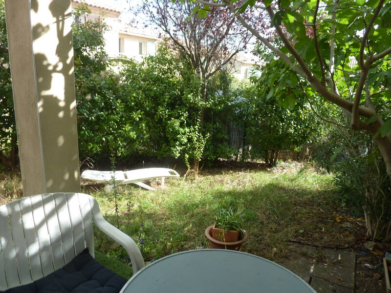 Uzès (30700)