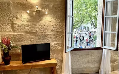 Uzès (30700)