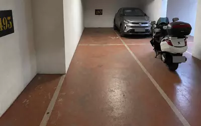 Paris 10E (75010), Double Parking (Voiture + Moto)