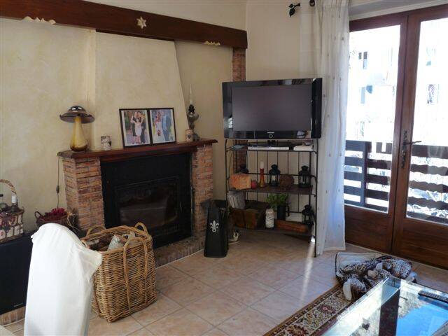 Isola (06420)