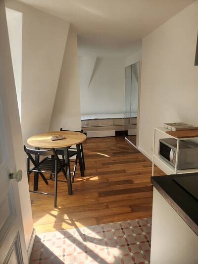 Location appartement studio Paris 20e